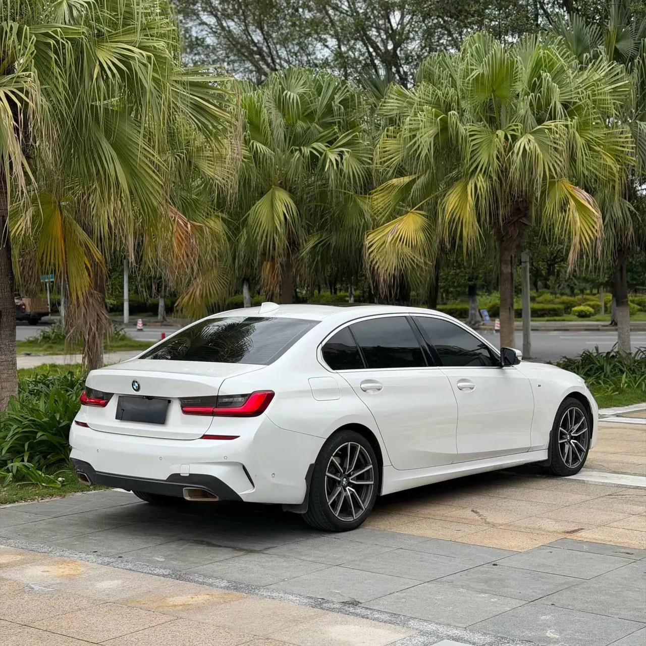BMW 3 Series 2021 model, facelifted, 325Li M Sport Package 4