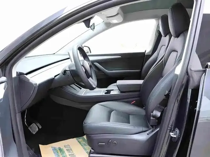Model Y 2024 long-range all-wheel drive 12