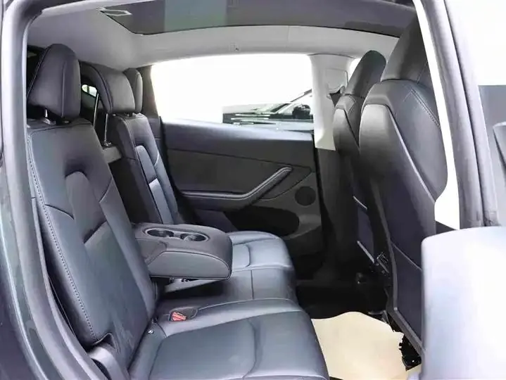 Model Y 2024 long-range all-wheel drive 15