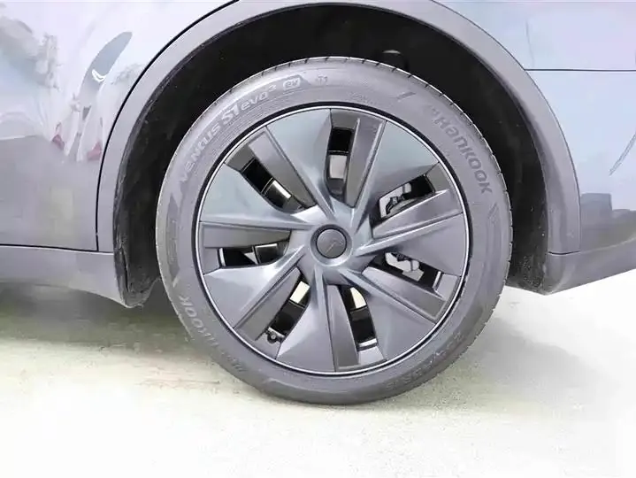 Model Y 2024 long-range all-wheel drive 32