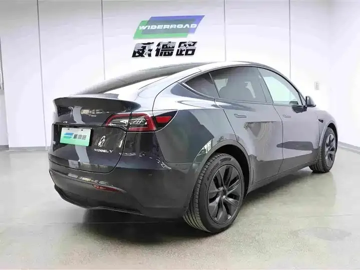 Model Y 2024 long-range all-wheel drive 4