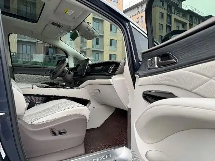 Denza D9 2022 DM-i 970 Four-Wheel-Drive Flagship Model 4