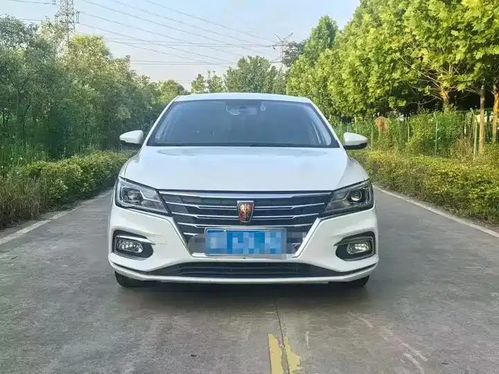 Roewe i5 2021 1.5L Manual Diamond Edition 2