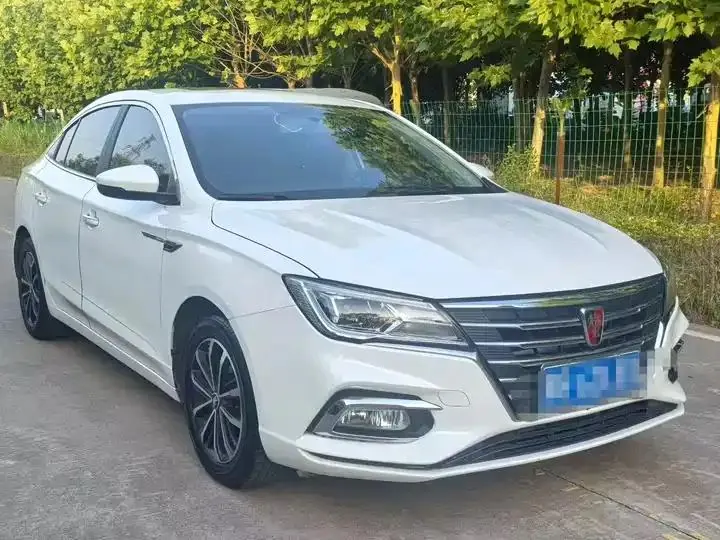 Roewe i5 2021 1.5L Manual Diamond Edition 3