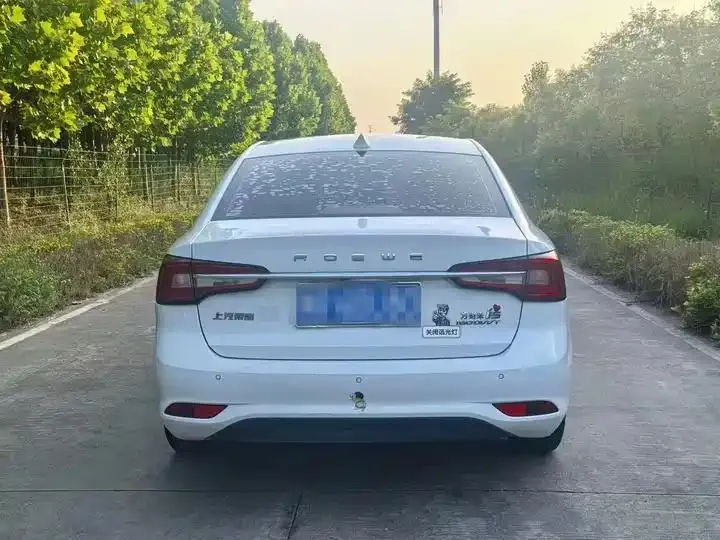 Roewe i5 2021 1.5L Manual Diamond Edition 5