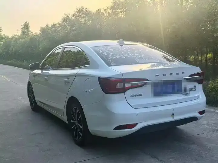Roewe i5 2021 1.5L Manual Diamond Edition 6