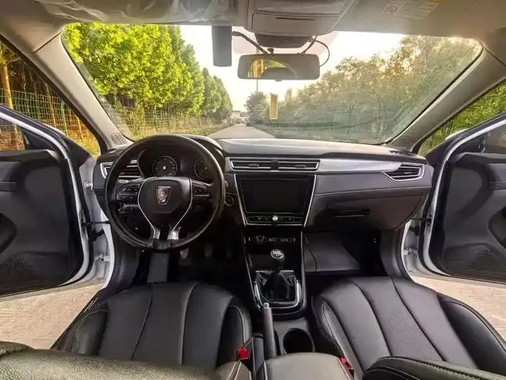 Roewe i5 2021 1.5L Manual Diamond Edition 9
