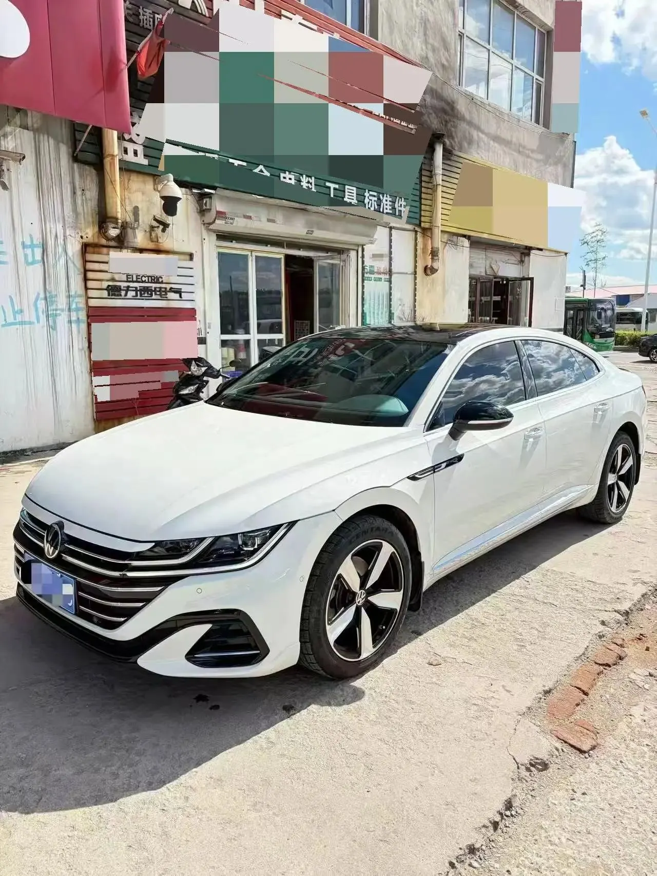 Открыть галерею: FAW-Volkswagen CC 2023 380TSI eye-catching edition