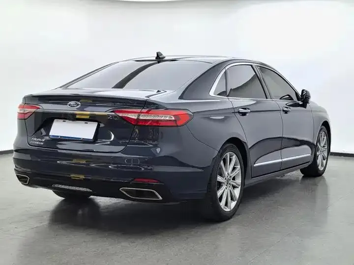 Taurus 2019 EcoBoost 245 Premium Edition 4