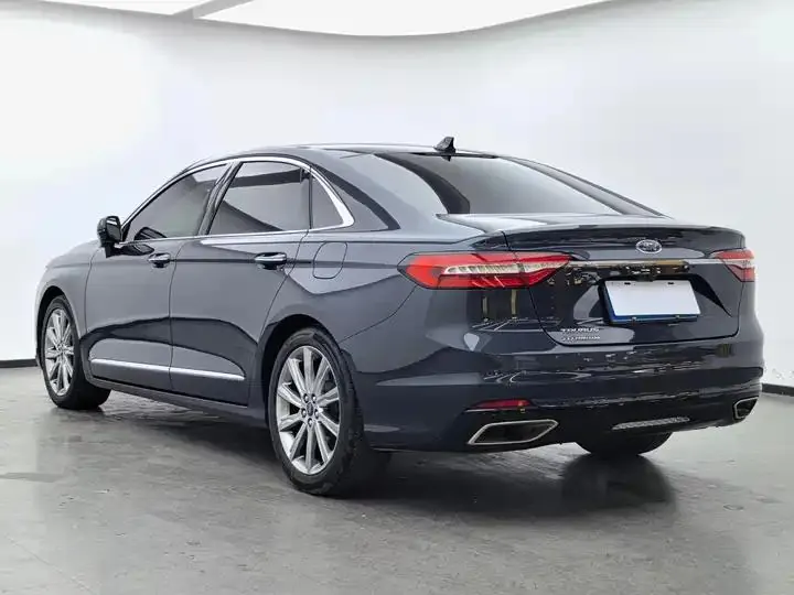 Taurus 2019 EcoBoost 245 Premium Edition 6