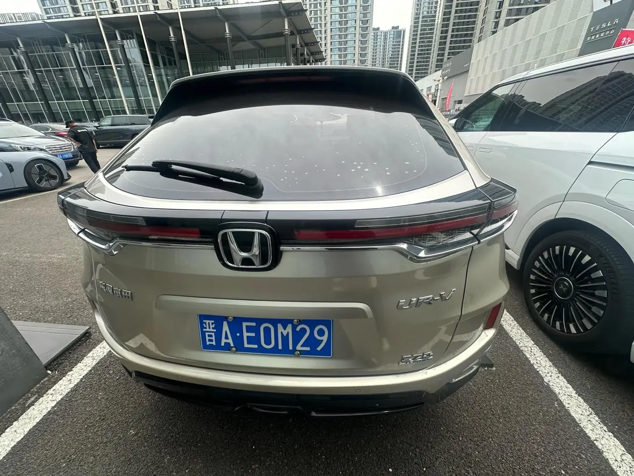Honda UR-V 2020 370TURBO Two-Drive Elegant Edition 4