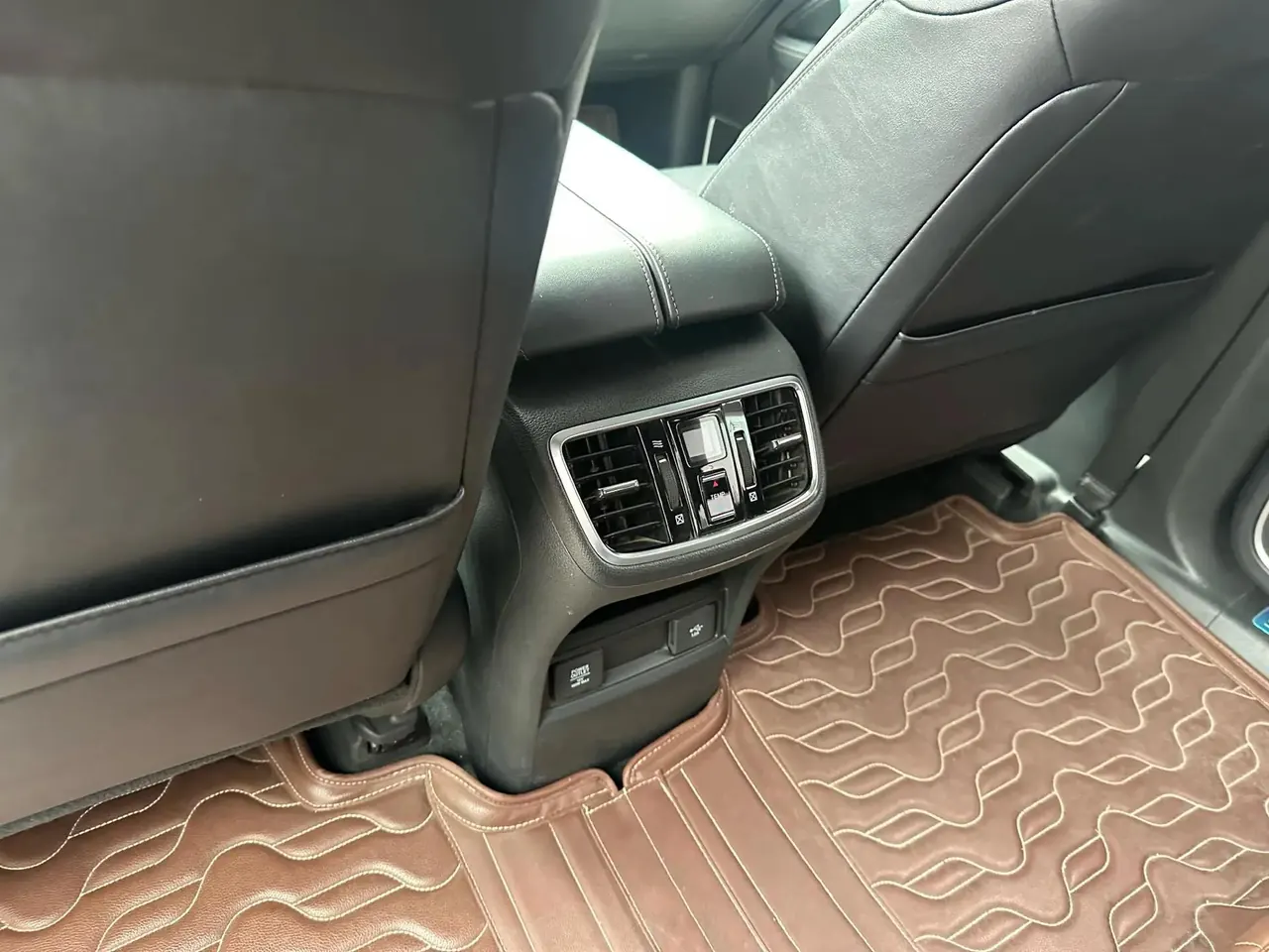 Honda UR-V 2020 370TURBO Two-Drive Elegant Edition 6
