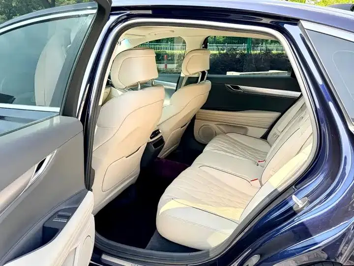 Genesis G80 2023 2.5T Rear Drive Deluxe Edition 10