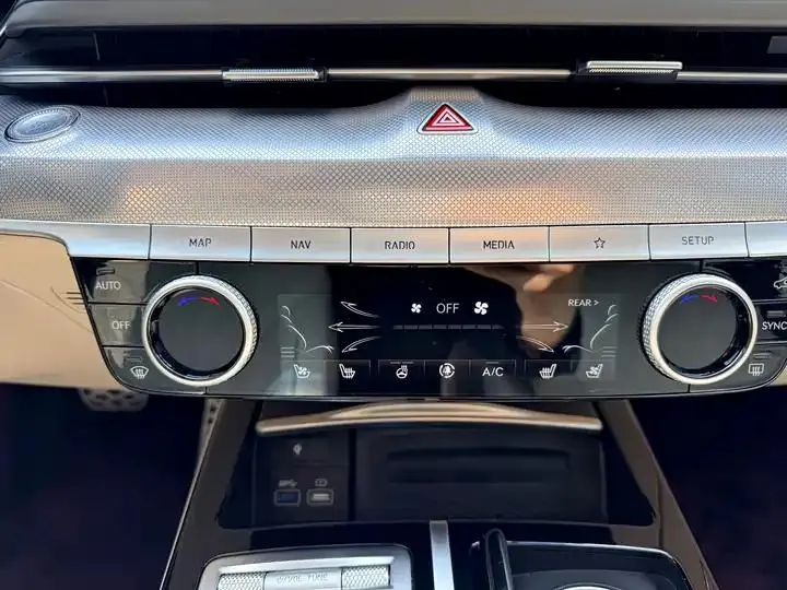 Genesis G80 2023 2.5T Rear Drive Deluxe Edition 14