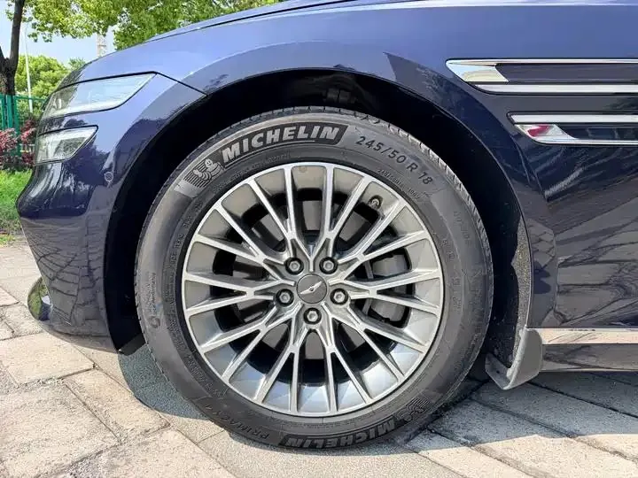 Genesis G80 2023 2.5T Rear Drive Deluxe Edition 6