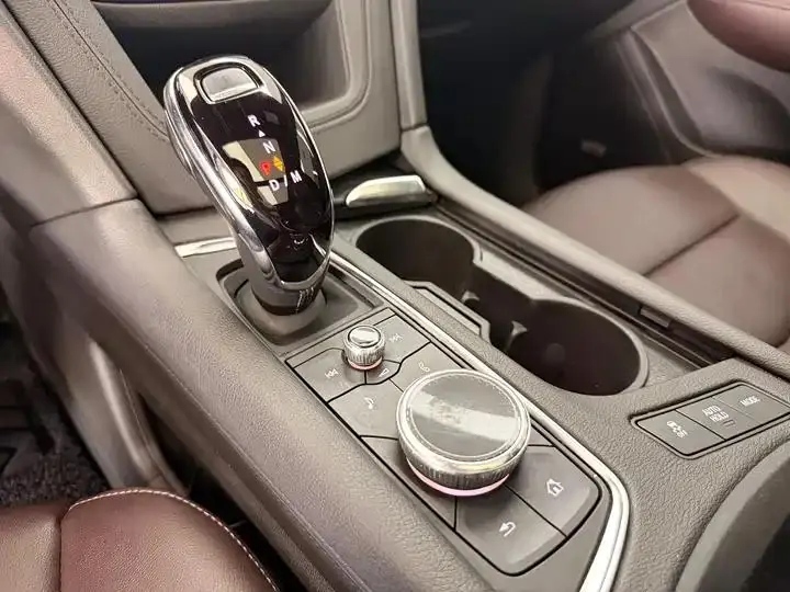 Cadillac XT6 2022 2.0T 6-seat 4-wheel drive luxury model 10