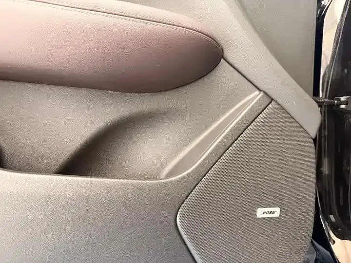 Cadillac XT6 2022 2.0T 6-seat 4-wheel drive luxury model 5