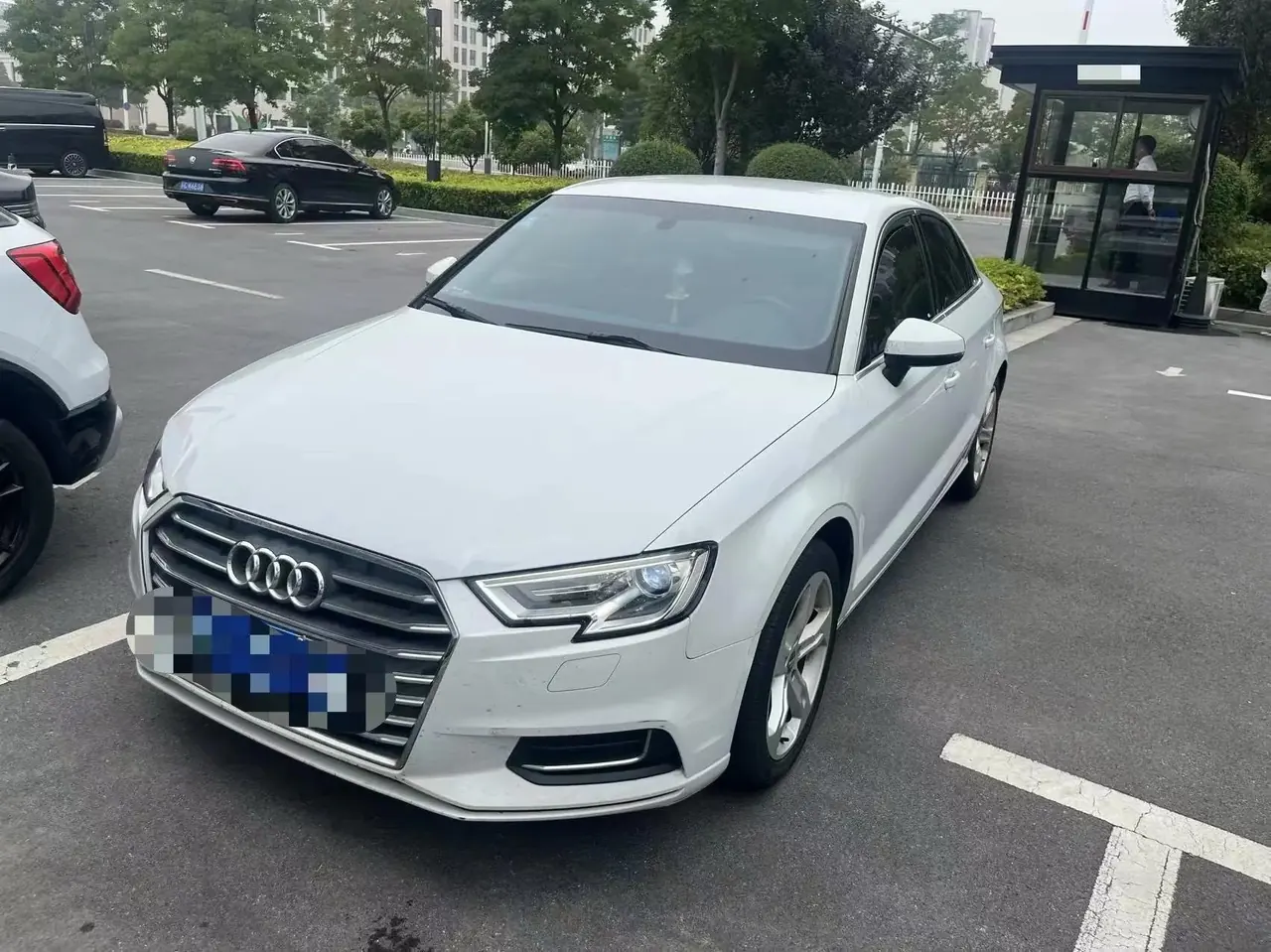 Open image lightbox: Audi A3 2019 Limousine 35 TFSI aggressive country v
