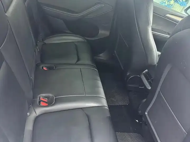 Model Y 2022 rear-wheel drive version 6