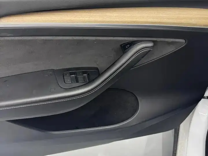 Model Y 2022 rear-wheel drive version 9