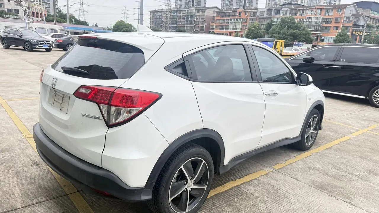 Vezel 2020 1.5L CVT Pioneer Edition 3