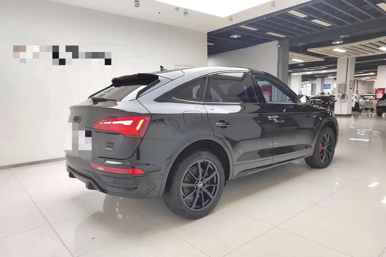 Audi 2025 Q5L Sportback 2.0TFSI 40TFSI 45th Anniversary Collection Quattro Luxury Automatic 12