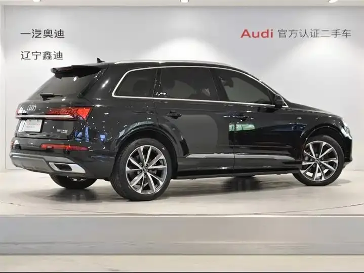 Audi Q7 2022 55 TFSI quattro S line Sport 4