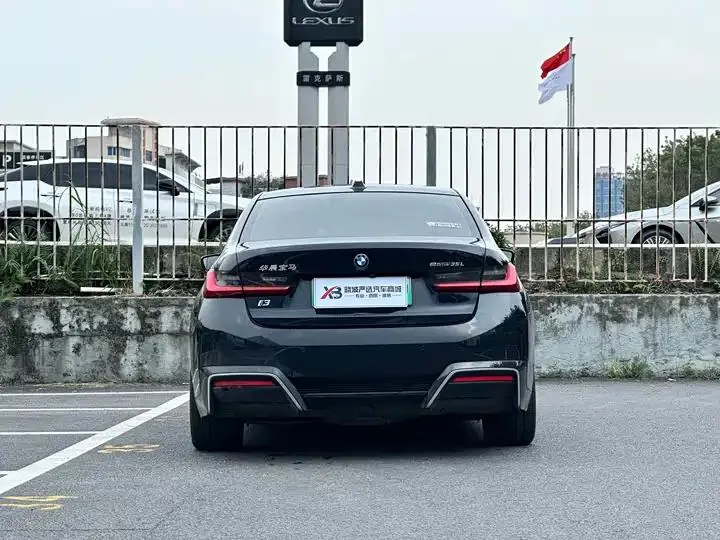 BMW i3 2022 model eDrive 35 L 19