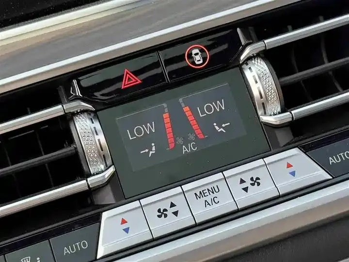 BMW X5 2022 model change xDrive 40Li M sports package 17