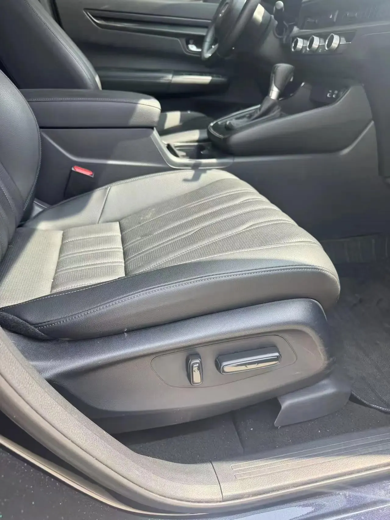 Honda 2025 BREEZE 1.5T CVT 240TURBO Two-Wheel Drive Luxury 5-Seater Automatic 2