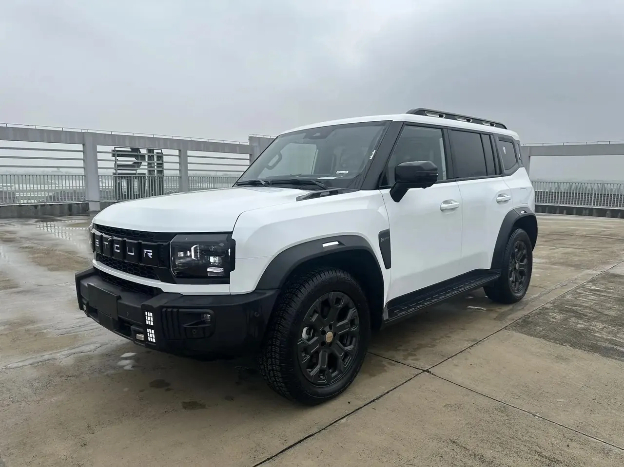 Open image lightbox: Jetour 2025 Traveler 2.0T Four-wheel Drive 200000 Commemorative Edition Automatic Gear