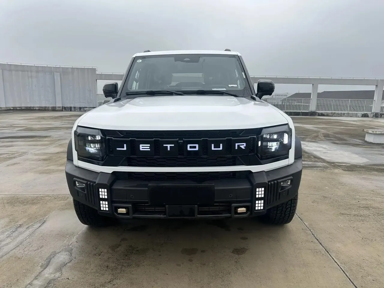 Jetour 2025 Traveler 2.0T Four-wheel Drive 200000 Commemorative Edition Automatic Gear 2