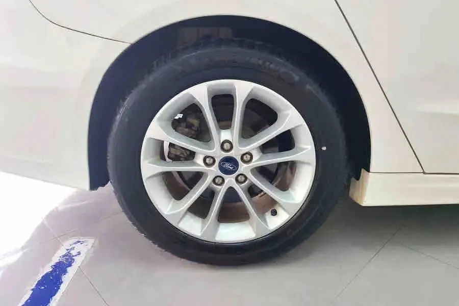 Mondeo 2018 EcoBoost 180 Intelligent Control Fashion Edition, China V Emission Standard 4