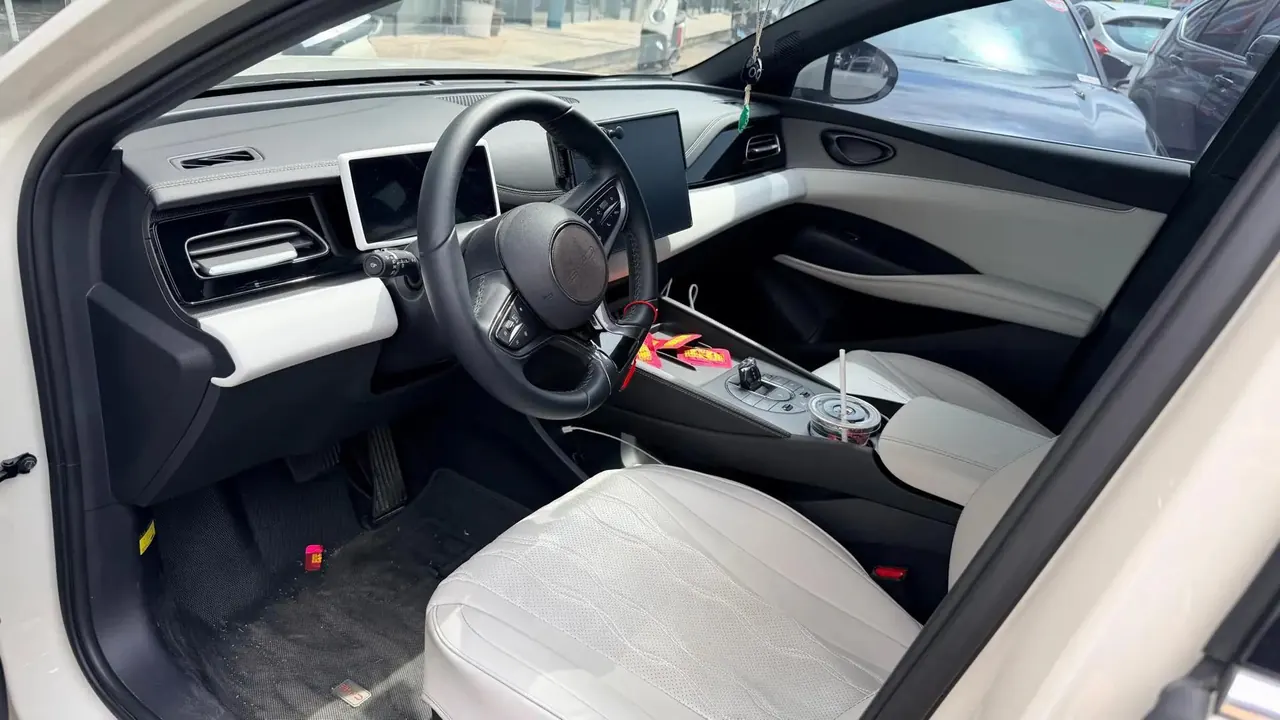 Seal 06 DM-i 2024 DM-i 80KM Luxury Model 2