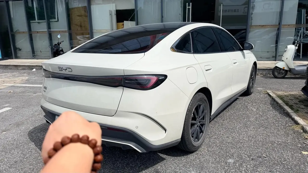 Seal 06 DM-i 2024 DM-i 80KM Luxury Model 5
