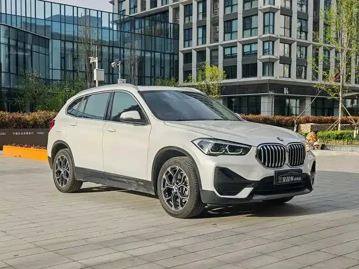 Open image lightbox: BMW X1 2022 sDrive25Li Luxury Model