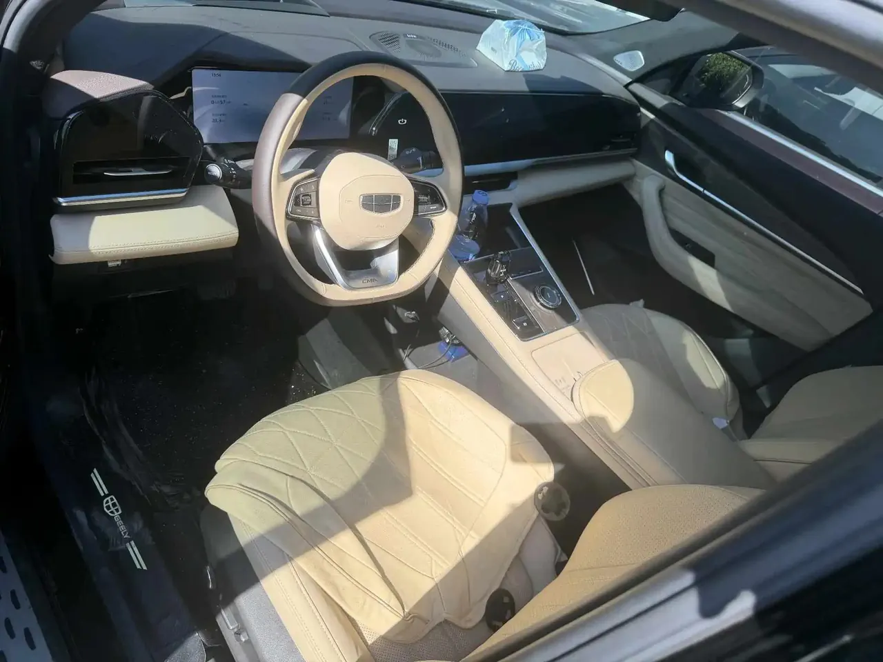 Geely 2025 XingyueL (Monjaro) 2.0TD Oriental Obsidian Star Edition Automatic Gear 4