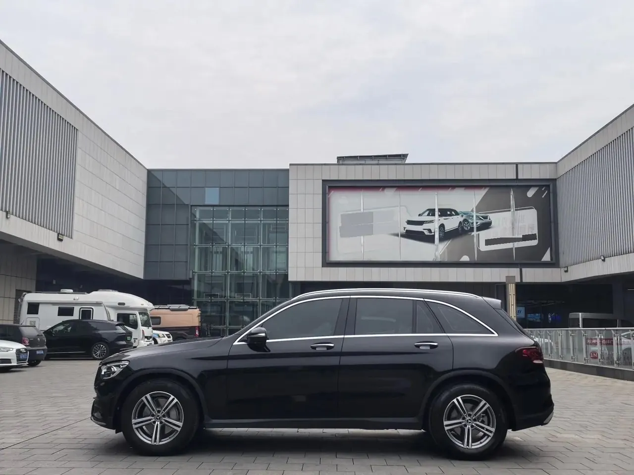 Mercedes Benz GLC 2020 GLC 260 L 4MATIC Luxury 3