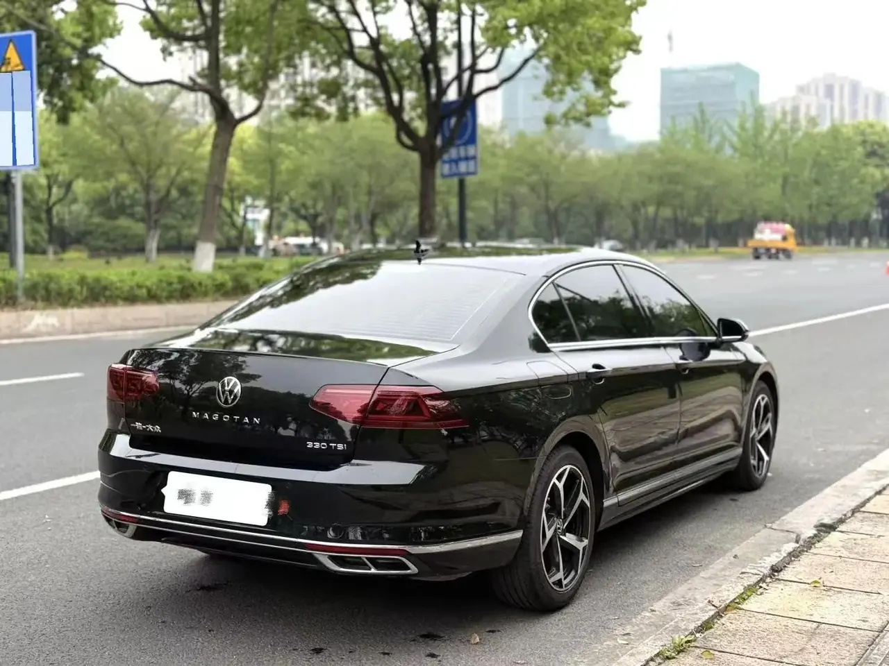 Volkswagen 2025 Magotan 2.0TSI 330TSI Zhongxiang Model Luxury Version (Restyled) Automatic 4
