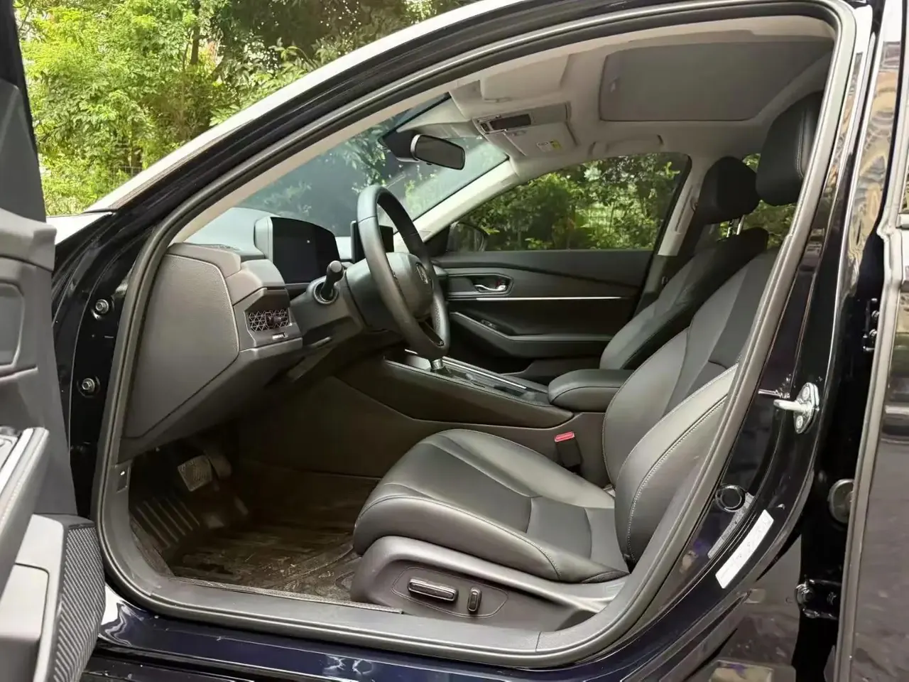 Honda 2025 11th-generation Accord 1.5T CVT 260TURBO Luxury Edition Automatic 4
