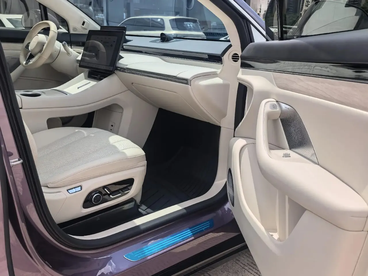 Intellectual 2024 R 7 667km Max automatic gear 13