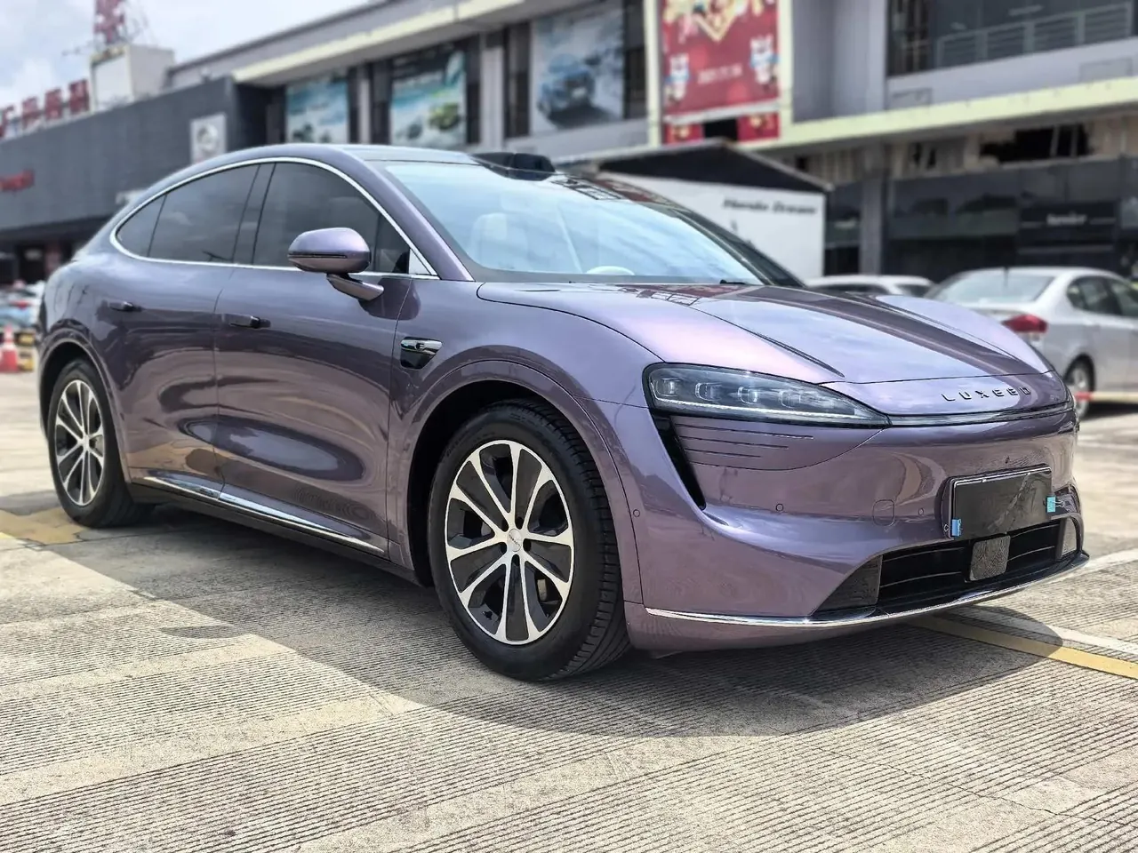 Intellectual 2024 R 7 667km Max automatic gear 3