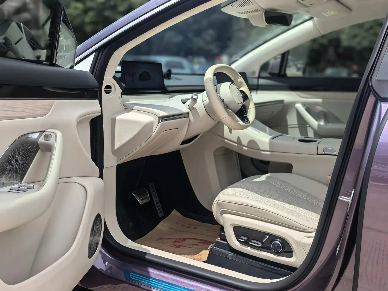 Intellectual 2024 R 7 667km Max automatic gear 9