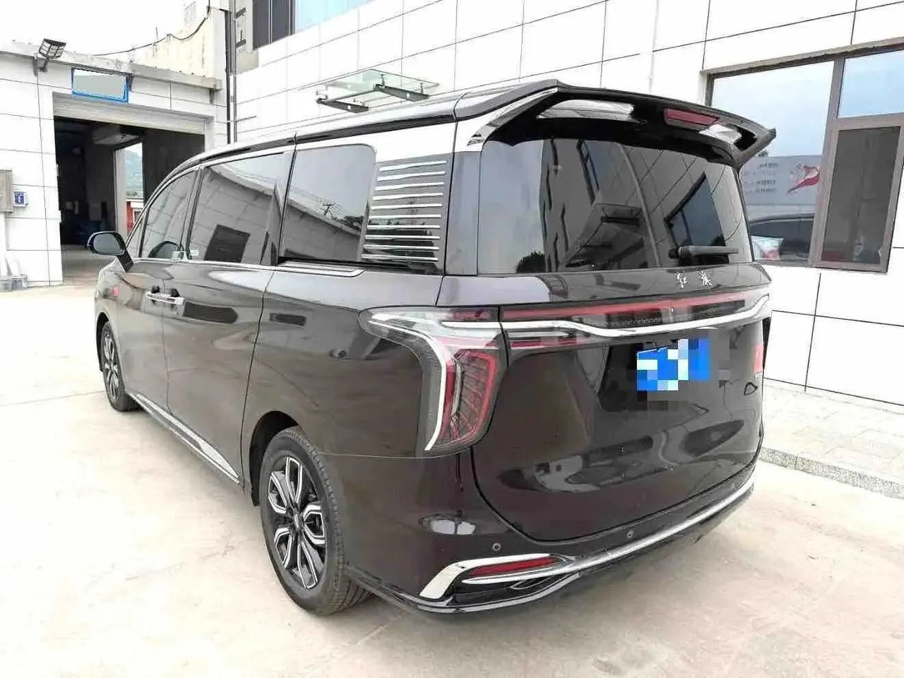 HongQi HQ9 2023 2.0T Zhilian Flag Edition 8