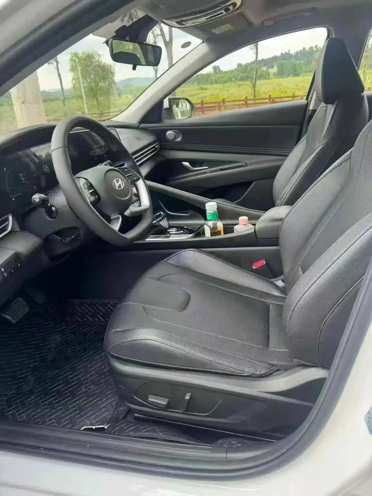 Elantra 2023 1.5L CVT LUX Prestige Edition 4