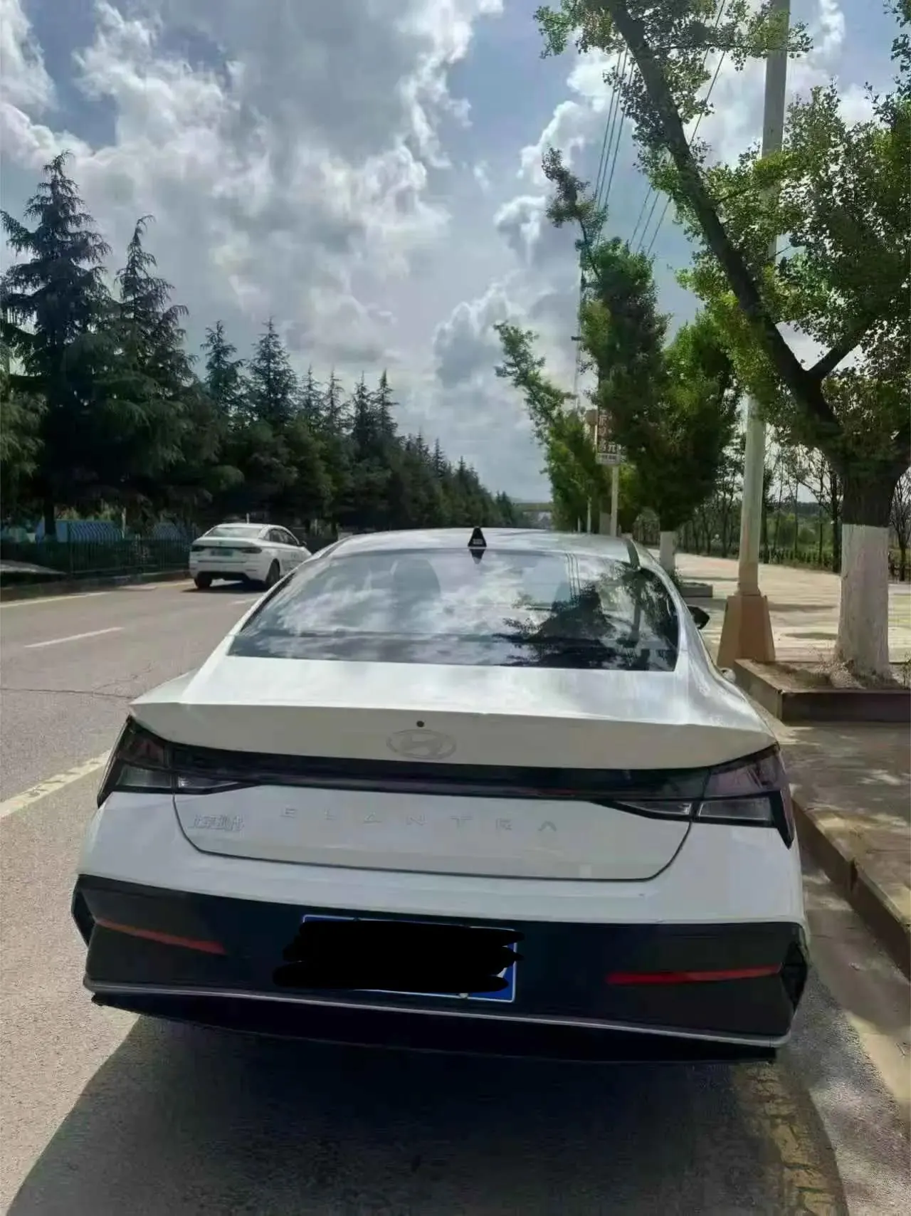 Elantra 2023 1.5L CVT LUX Prestige Edition 6