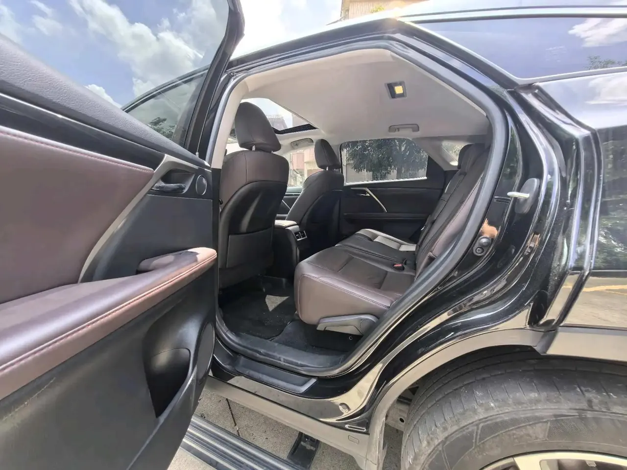 Lexus RX 2020 450h four-wheel drive elegant version of the national v 12