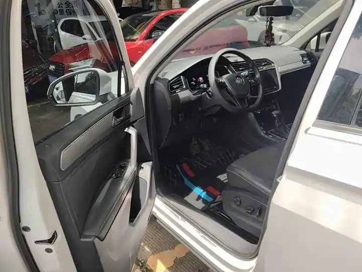 Tiguan L 2020 330TSI Auto Two-Drive Smart Deluxe Edition VI 16