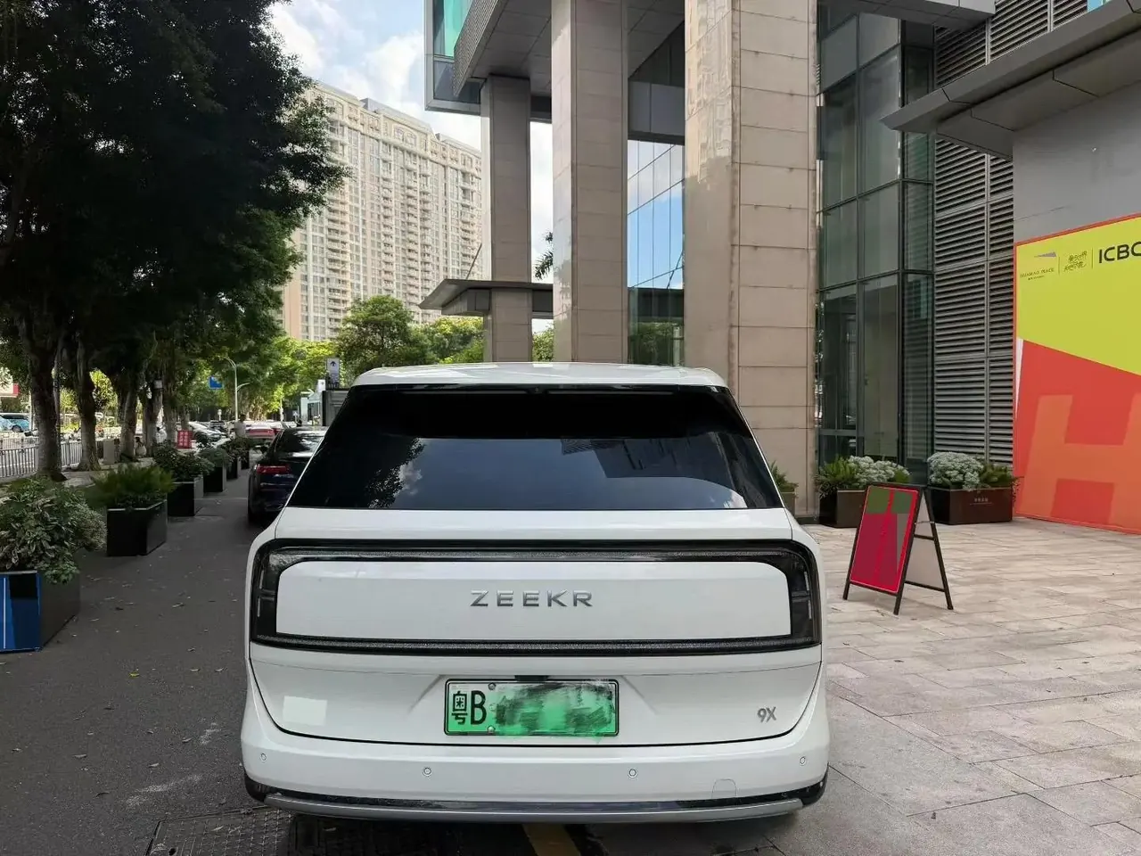 Zeekr 2025 Zeekr 9X 2.0T Ultra Edition 70kWh Automatic Gear 2