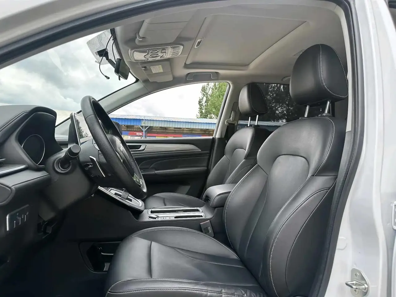 Haval M6 2021 PLUS 1.5T DCT Deluxe Zhilian 10